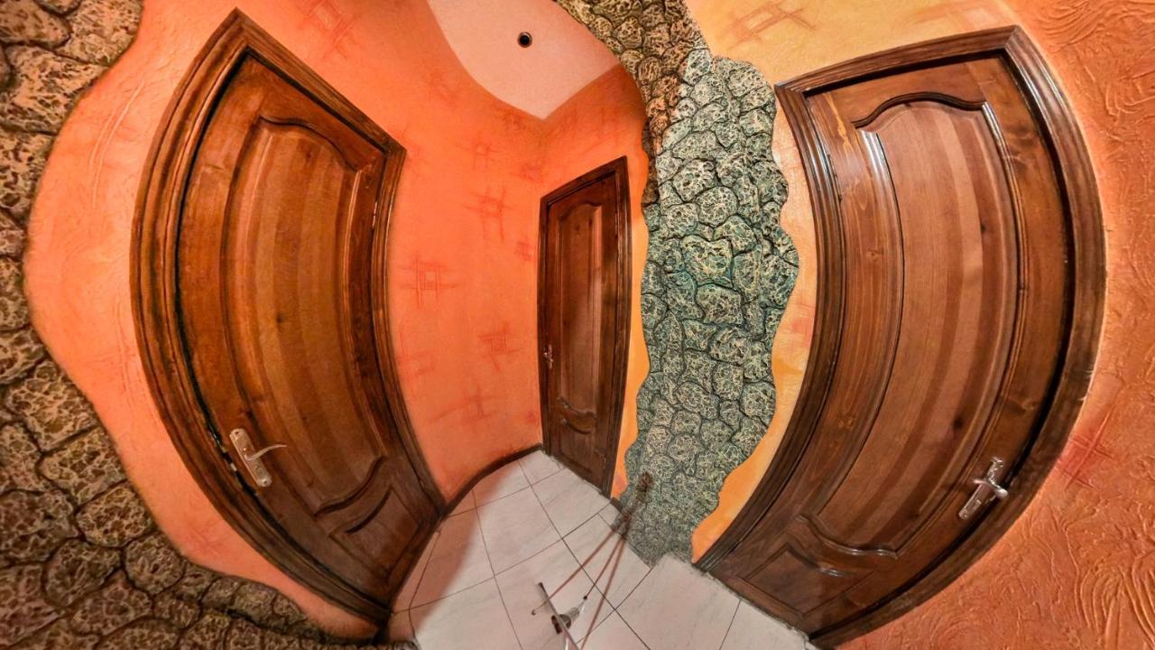 La Vitalie Guest House Chisinau Ngoại thất bức ảnh